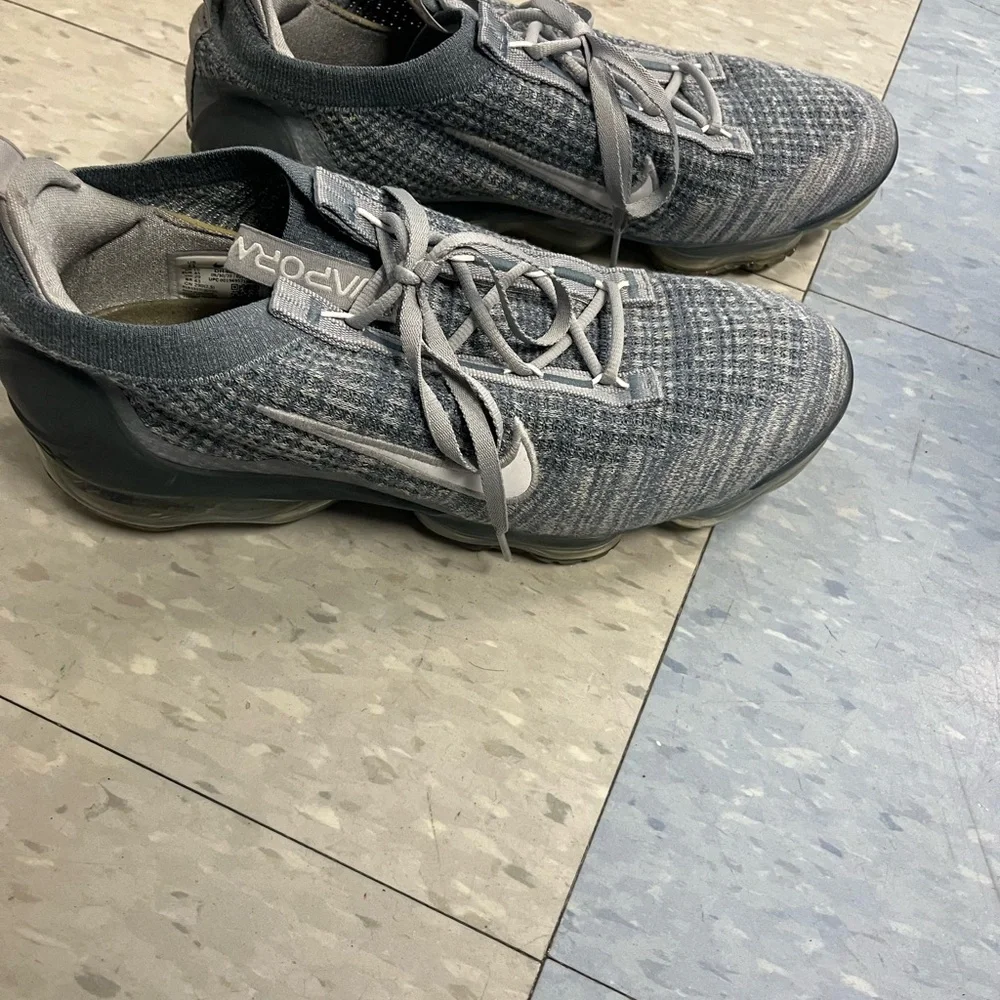 Nike Air‎ Gray VaporMax 2021 Sz. 11
